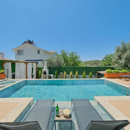 Casa Lykia - With Pool & Sea Nearby Фетхие